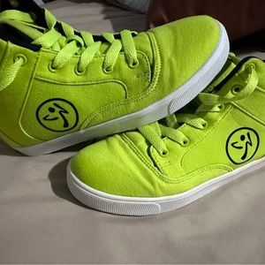 Zumba shoes size 6.5.